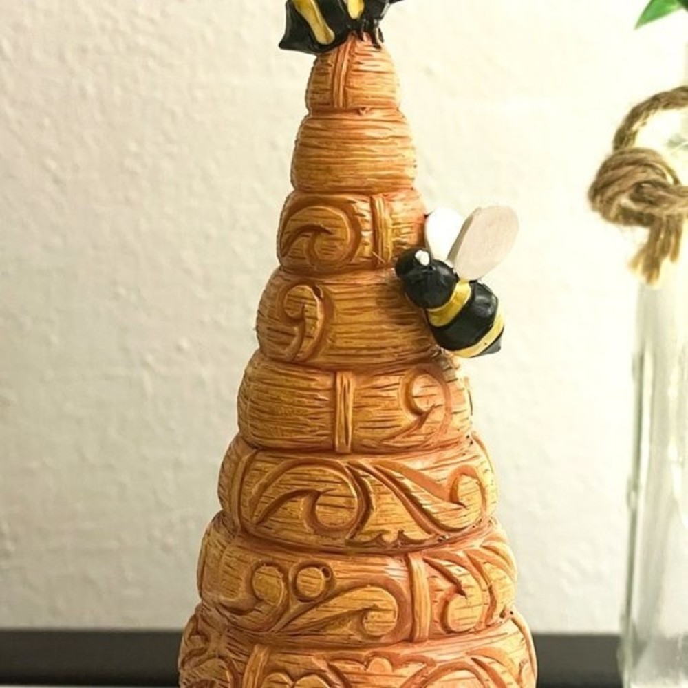 Jim Shore Bumblebee Gnome - Picture 4 of 8
